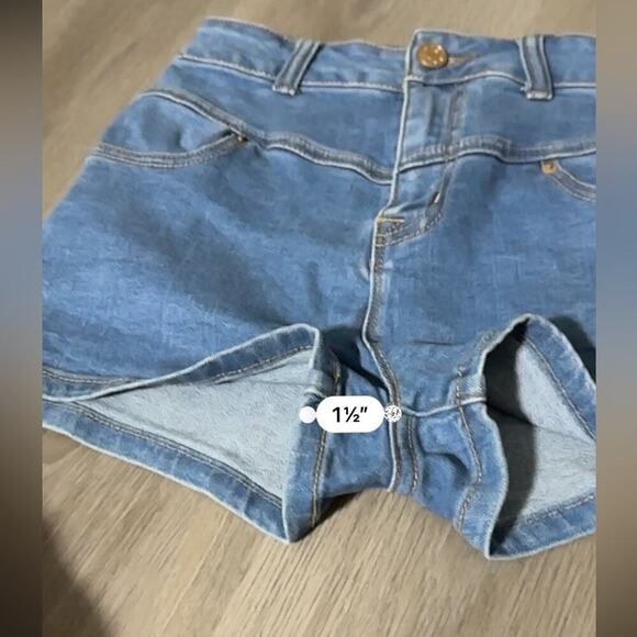 Urban Outfitters BDG Medium Wash High Rise Short Shorts Size 24‎ - Picture 8 of 8